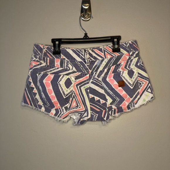 Roxy Boho Sexy Shorts 27 Button Fly Denim Multicolor. - Picture 2 of 5